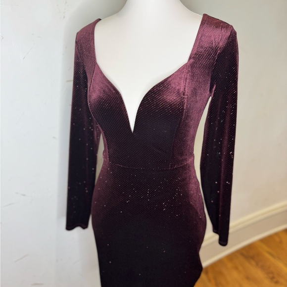 NWT Express Velvet Sweetheart V-Wire Sheath Dress, Size XS - Picture 13 of 13